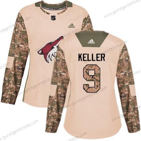 Adidas Frauen Arizona Coyotes #9 Clayton Keller Authentisch 2017 Veterans Day Strickerei NHL Trikots – Tarnfarbe