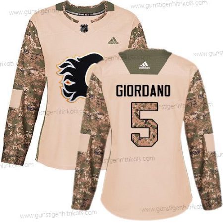 Adidas Frauen Calgary Flames #5 Mark Giordano Authentisch 2017 Veterans Day Strickerei NHL Trikots – Tarnfarbe