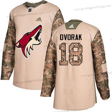 Adidas Herren Arizona Coyotes #18 Christian Dvorak Authentisch 2017 Veterans Day Strickerei NHL Trikots – Tarnfarbe