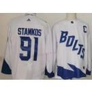 Herren Tampa Bay Lightning #91 Steven Stamkos 2022 Stadium Series Authentisch Trikots – Weiß